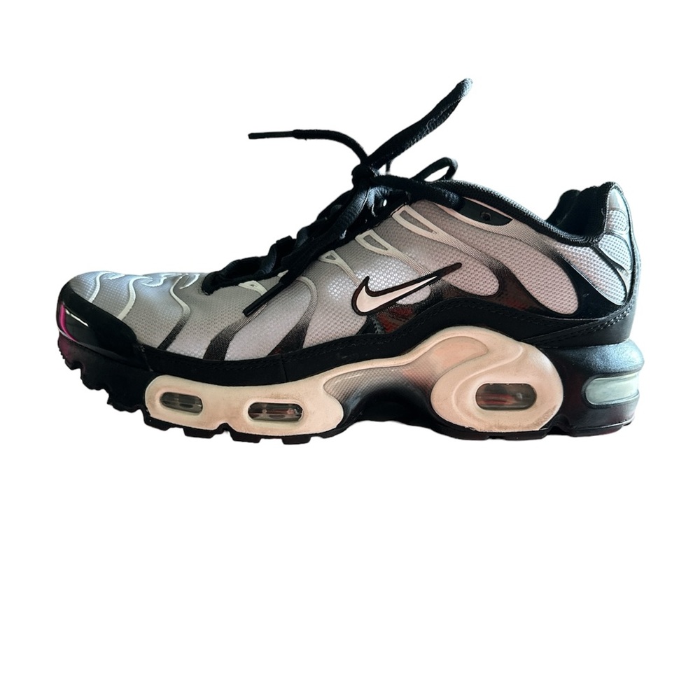 Size 7 (GS) - Nike Air Max Plus Low Black Metallic Silver - CD0609-018